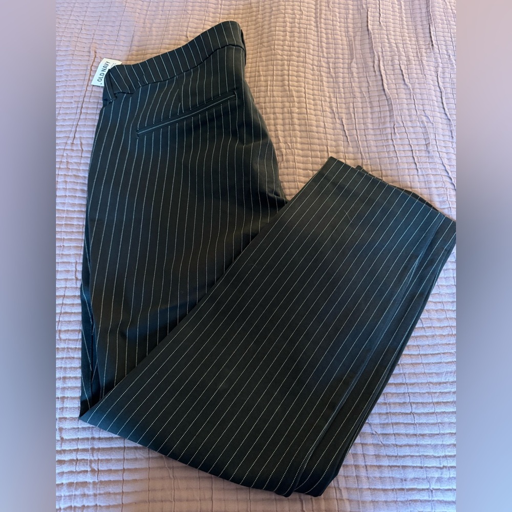 Old Navy Black Pinstripe Pixie Pants NWT